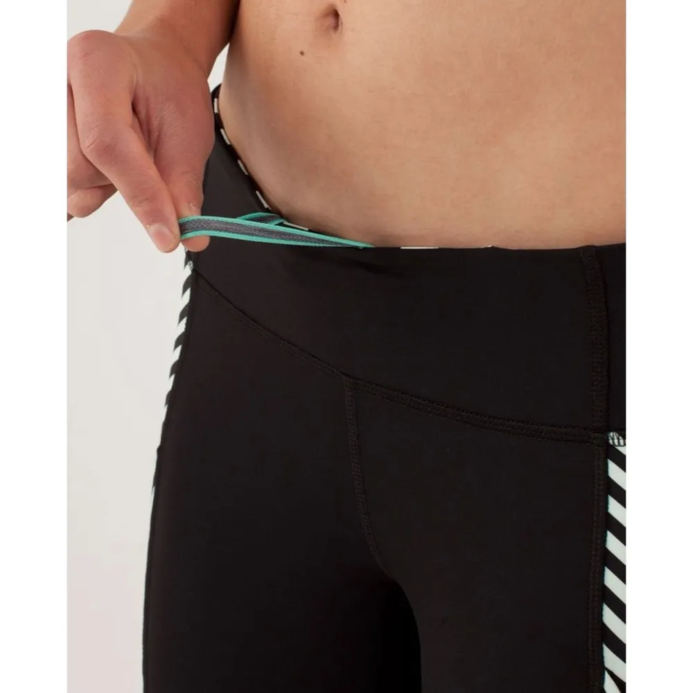 Lululemon Run Reflect Cropped Leggings - Image 7