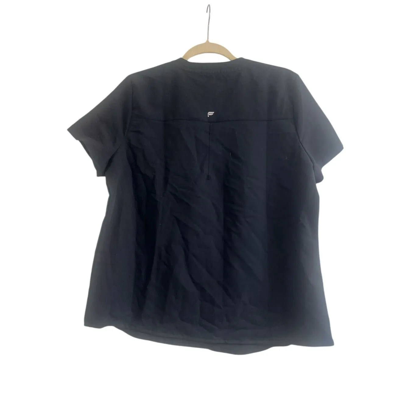 ✨Fabletics Women's Vital 1-Pocket Scrub Black Sz Large Top✨ - Image 5