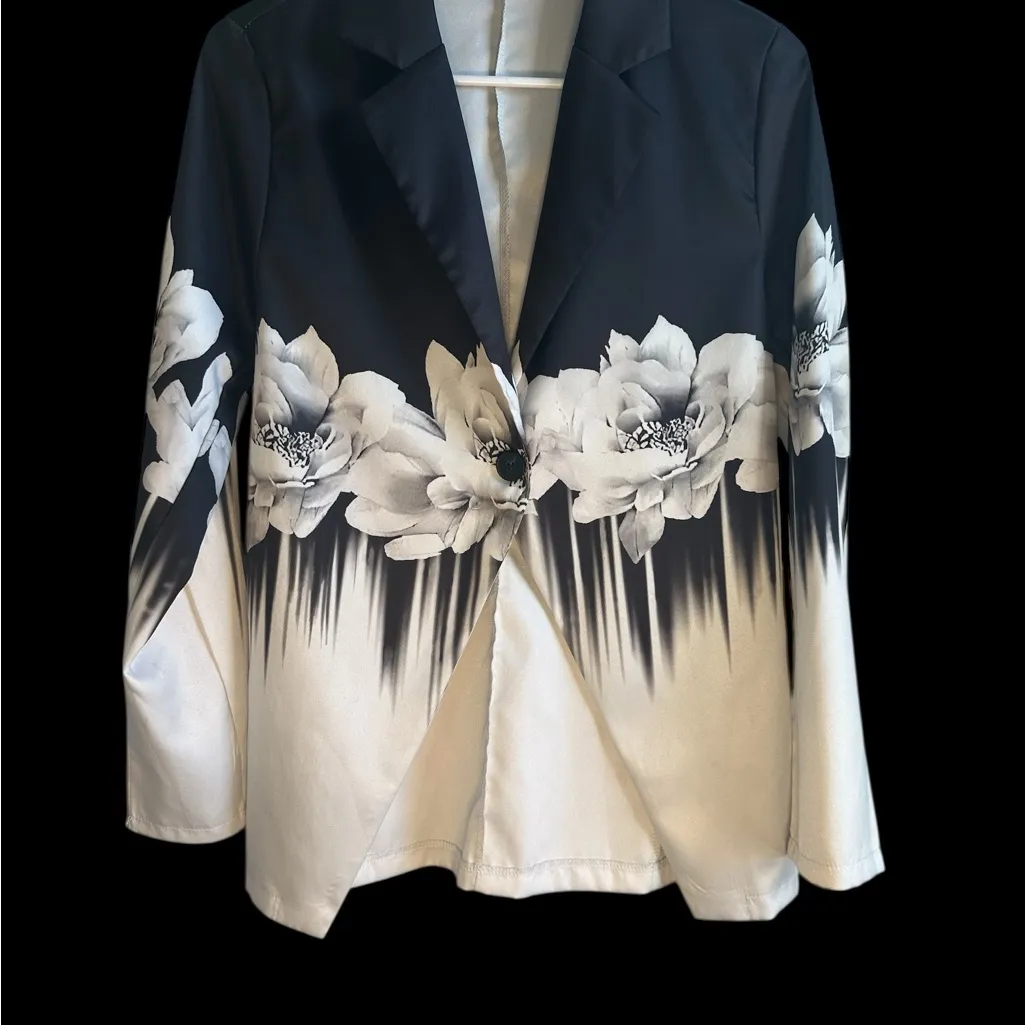 Floral Black and White Women's Blazer - Image 3