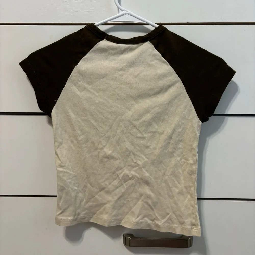 American Eagle Yellowstone Baby Tee - Image 3