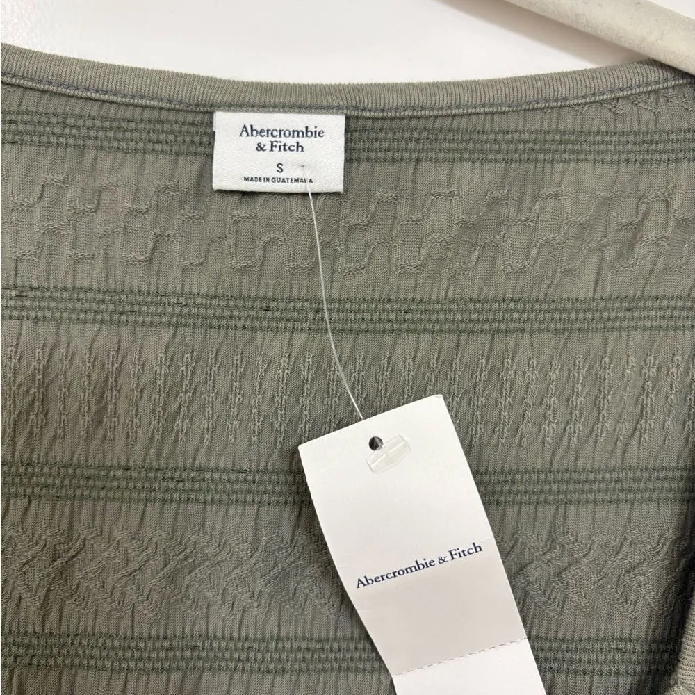NWT Abercrombie & Fitch Olive Green Cable Knit Scoop Neck Crop Top size M - Image 2