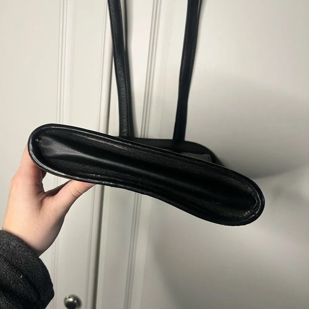 Vintage Brighton One World Black Leather Slim Purse - Image 7