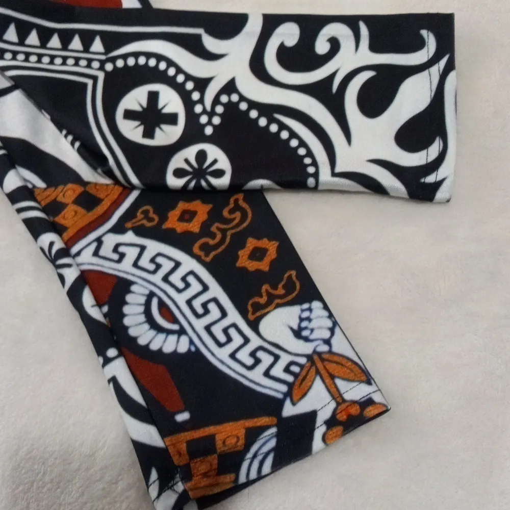 Blackmilk Style Casino Queen Of Hearts Reversible Stretch Leggings - Image 7