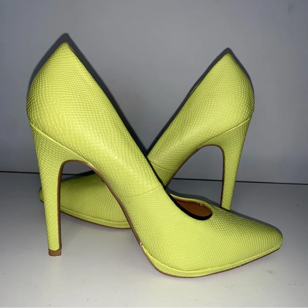 Qupid Quipid Neon Green/ Yellow Heels Women’s Size 9 - Image 9