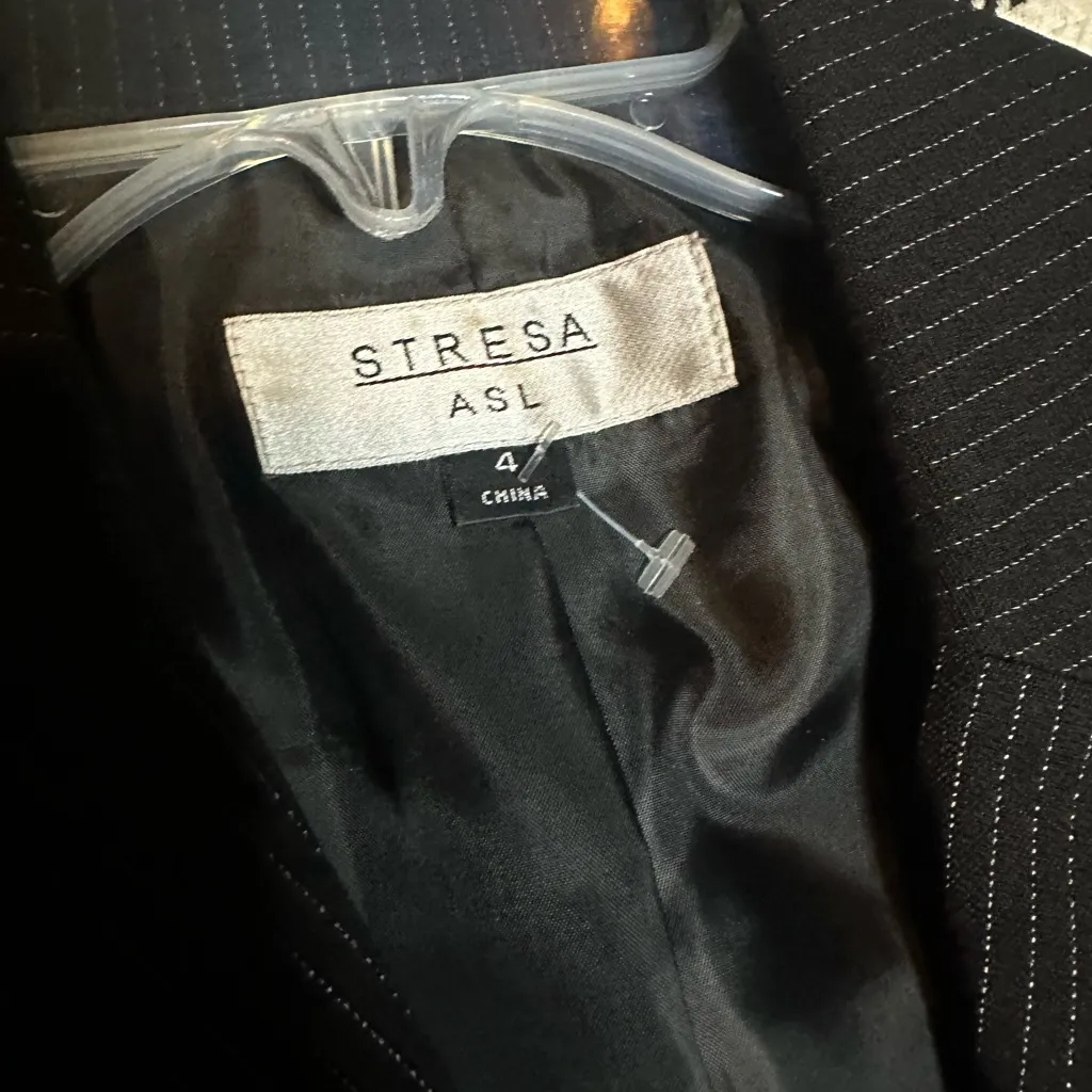 Stresa ASL‎ Black Pinstripe Women's Blazer and Skirt Set size 4 - Image 2
