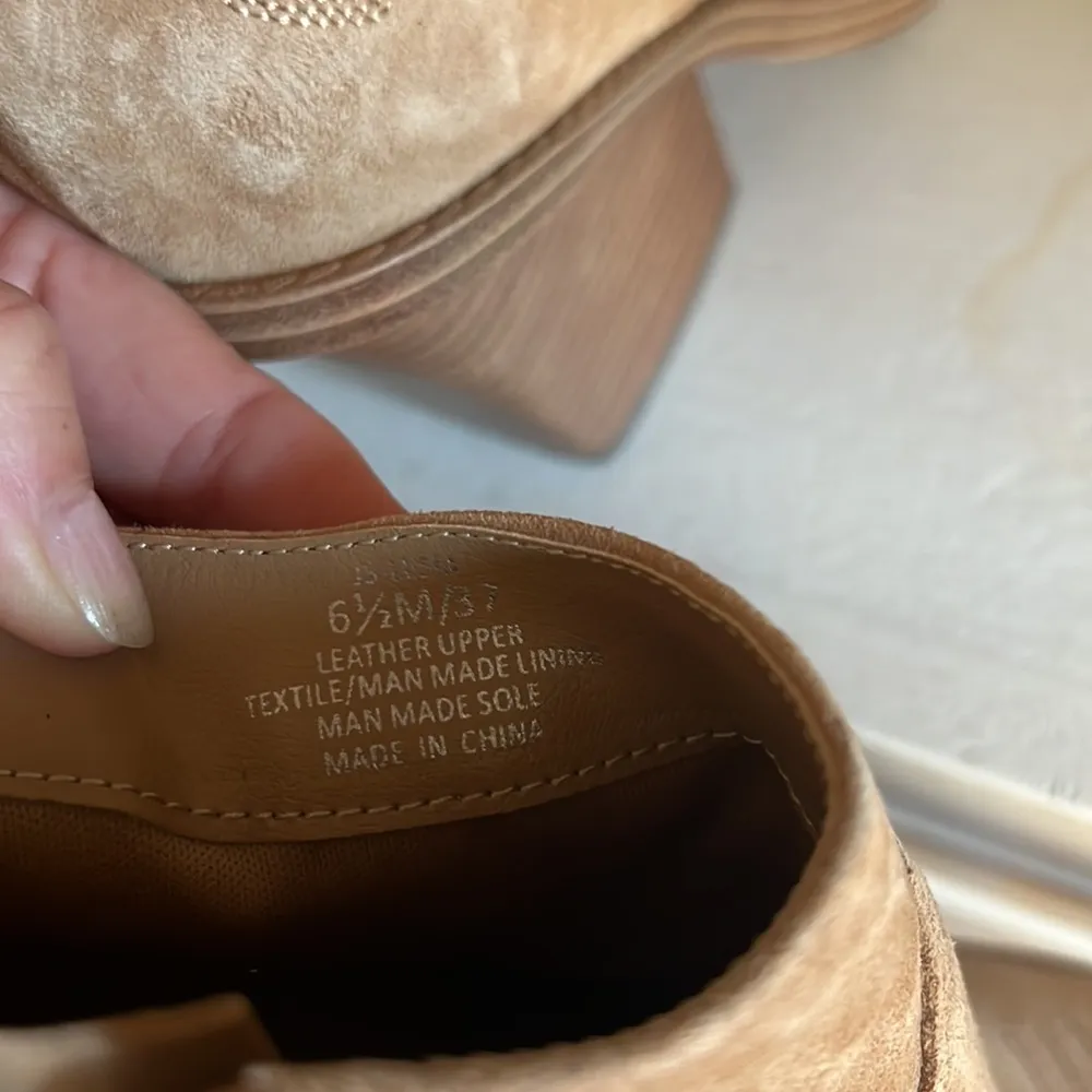 bootie sz6.5 - Image 6