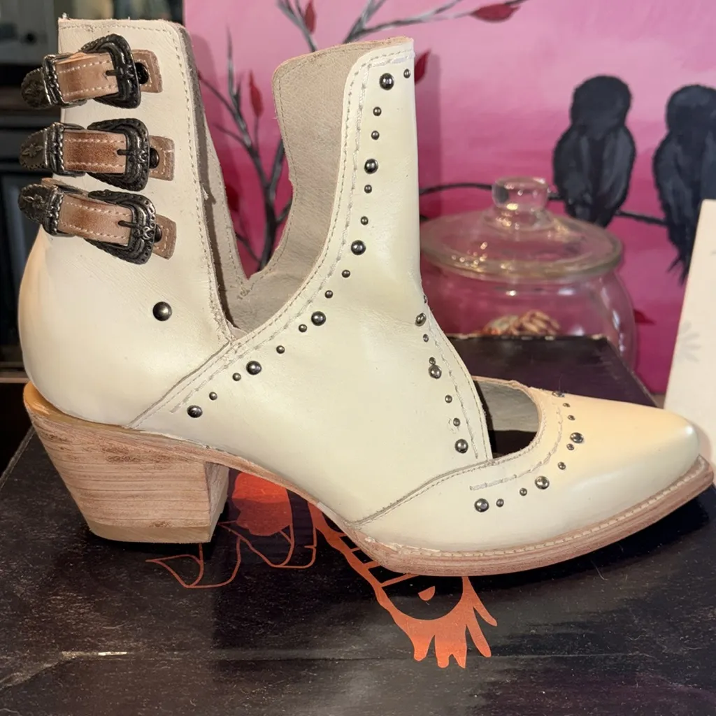 Freebird by Steven Melody Western Sandals NWT runs big - Image 8