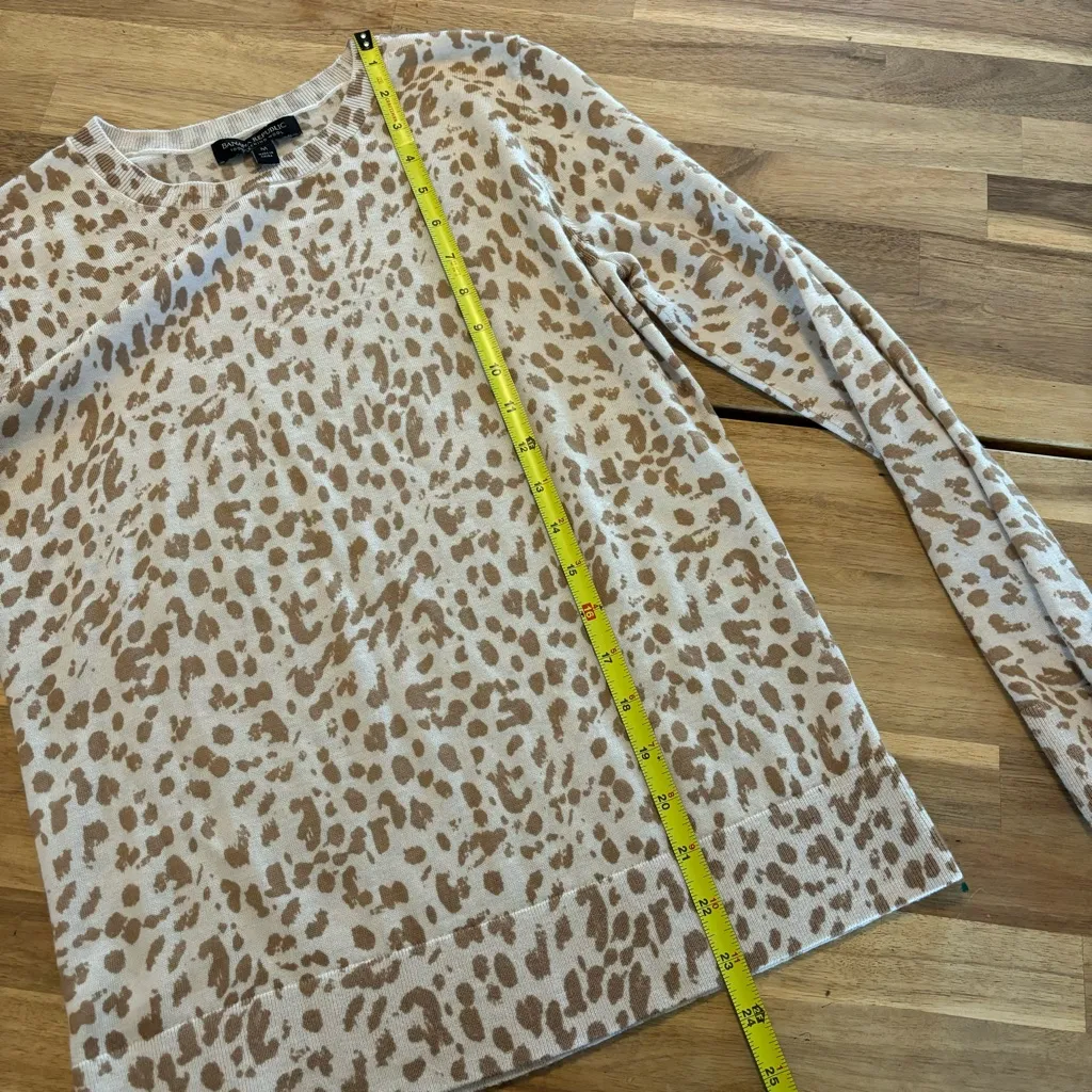 Banana Republic Cream Leopard Print Wool Sweater M - Image 5