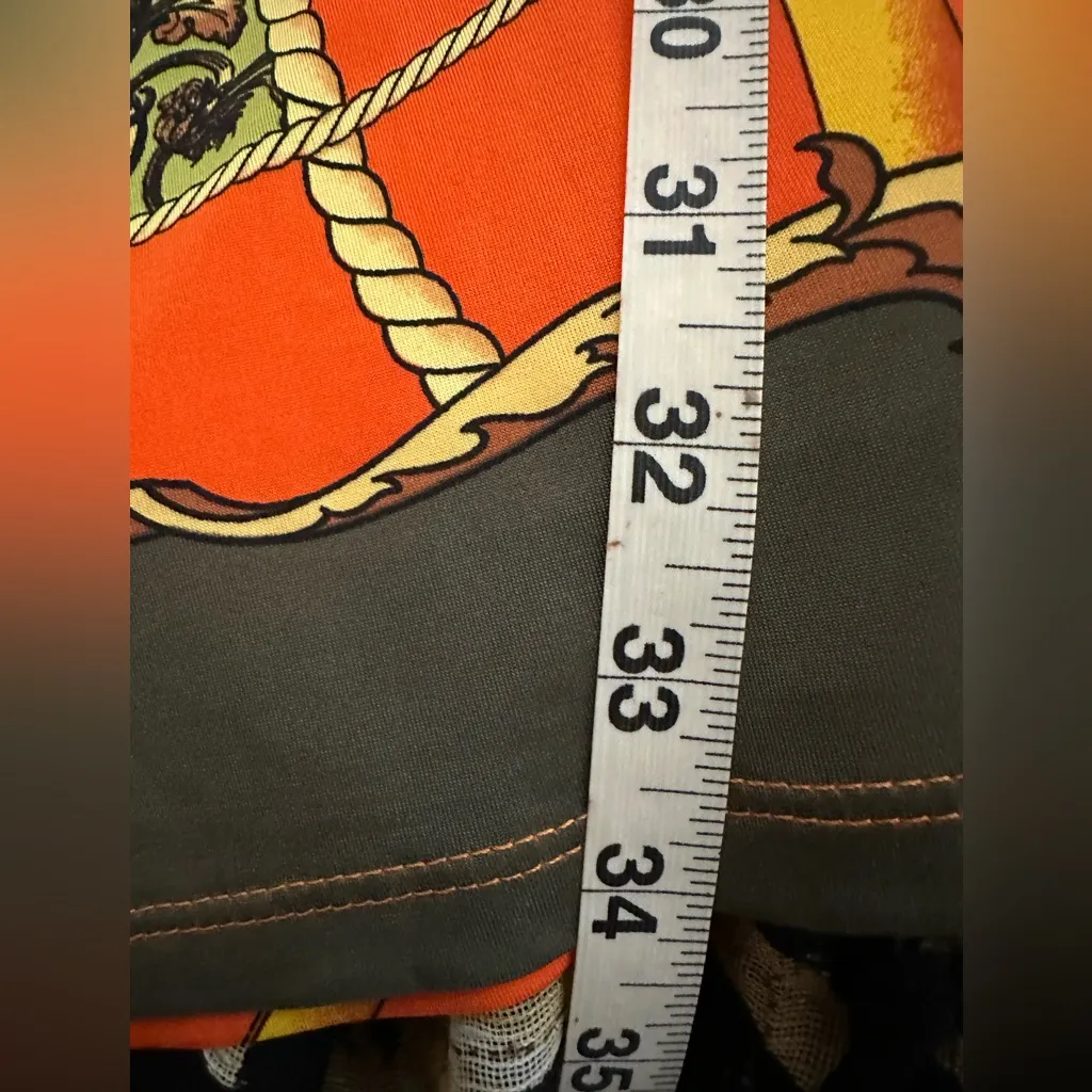 2B Bebe sleeveless dress with a multi - Image 9