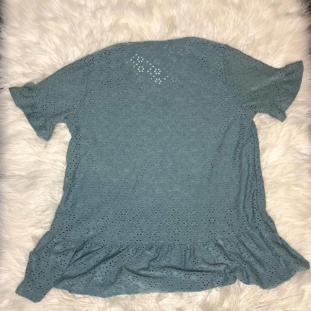 nwt coin 1804 peplum ruffle top size medium - Image 3