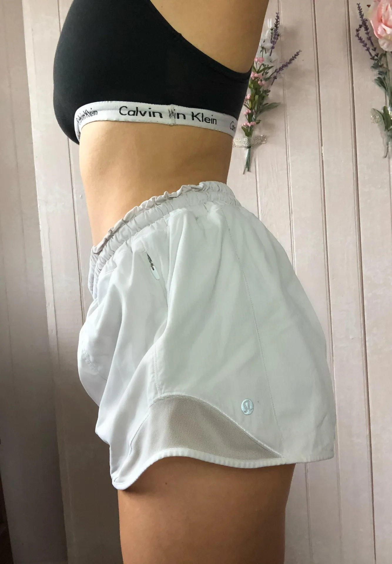 Lululemon Hotty Hot 4in shorts - Image 2