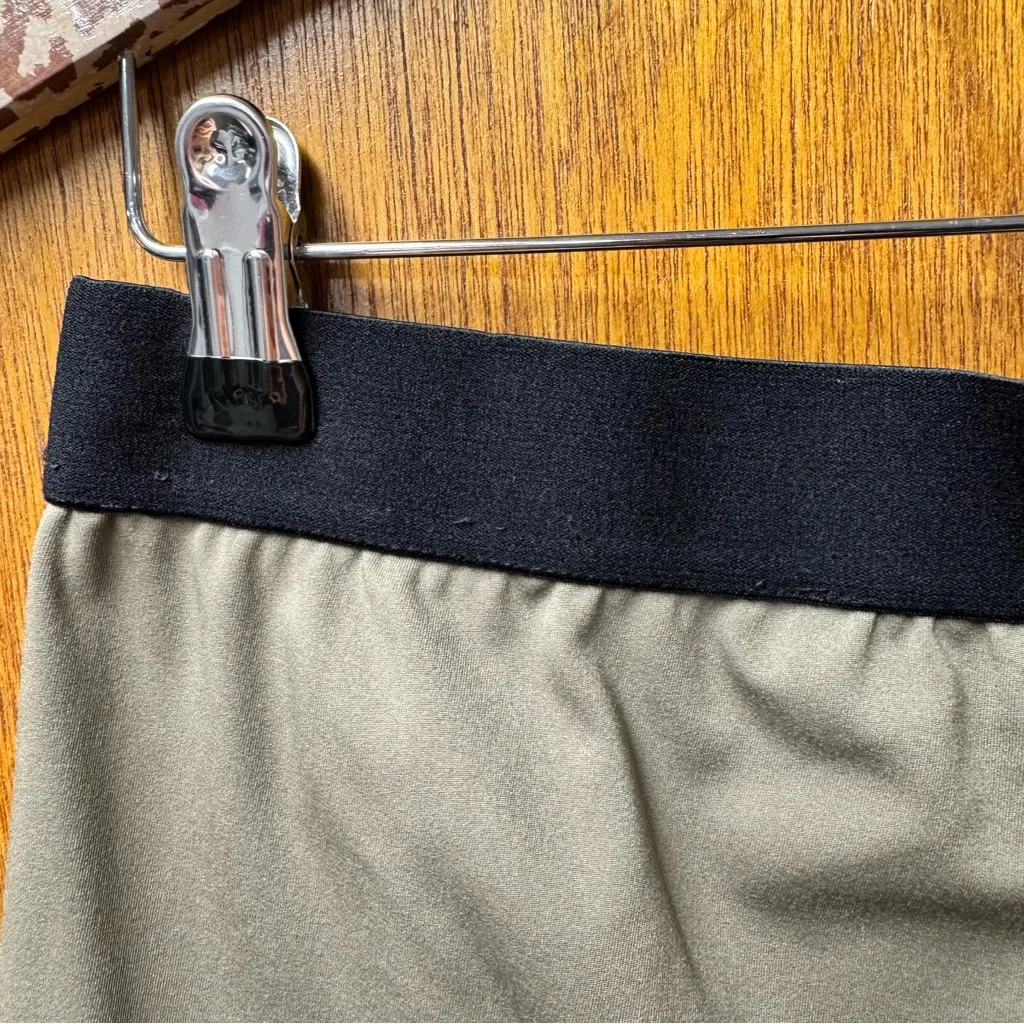 Fear of God Essentials Pull On Elastic Waistband Biker Shorts Taupe Medium M - Image 8