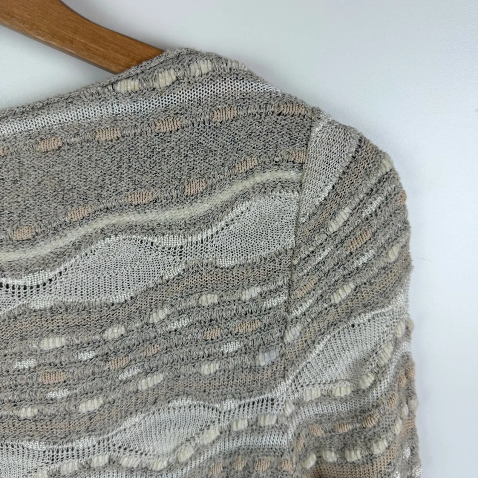 St John Collection Marie Gray 3D Textured Knit Sweater Medium Beige Neutral Cozy - Image 2