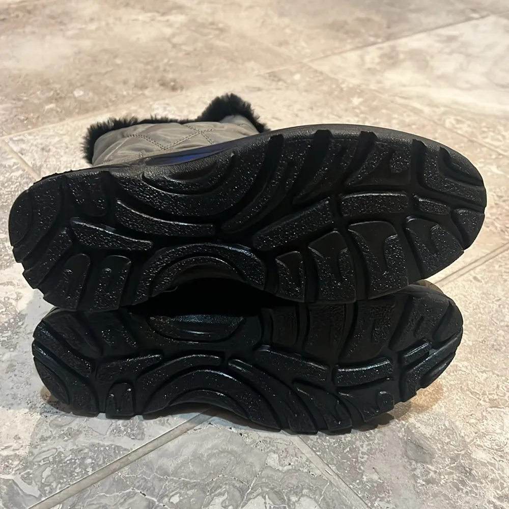 Easy Street Easy Dry by Cuddle Waterproof Boots in Grey/Nylon Size 8 NEW in Box - Image 10