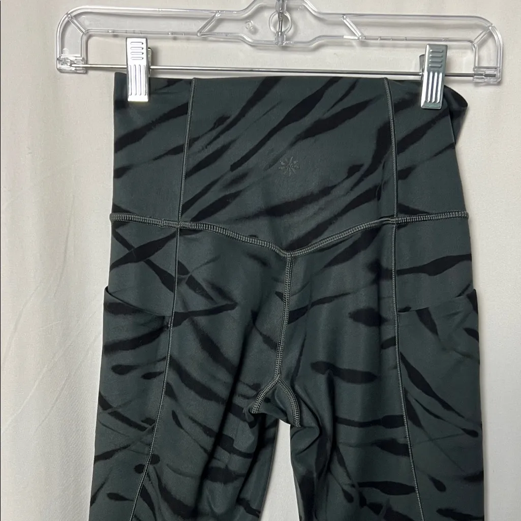 Athleta Salutation Stash Pocket II Animal Print 7/8 Tight Size XXS - Image 7