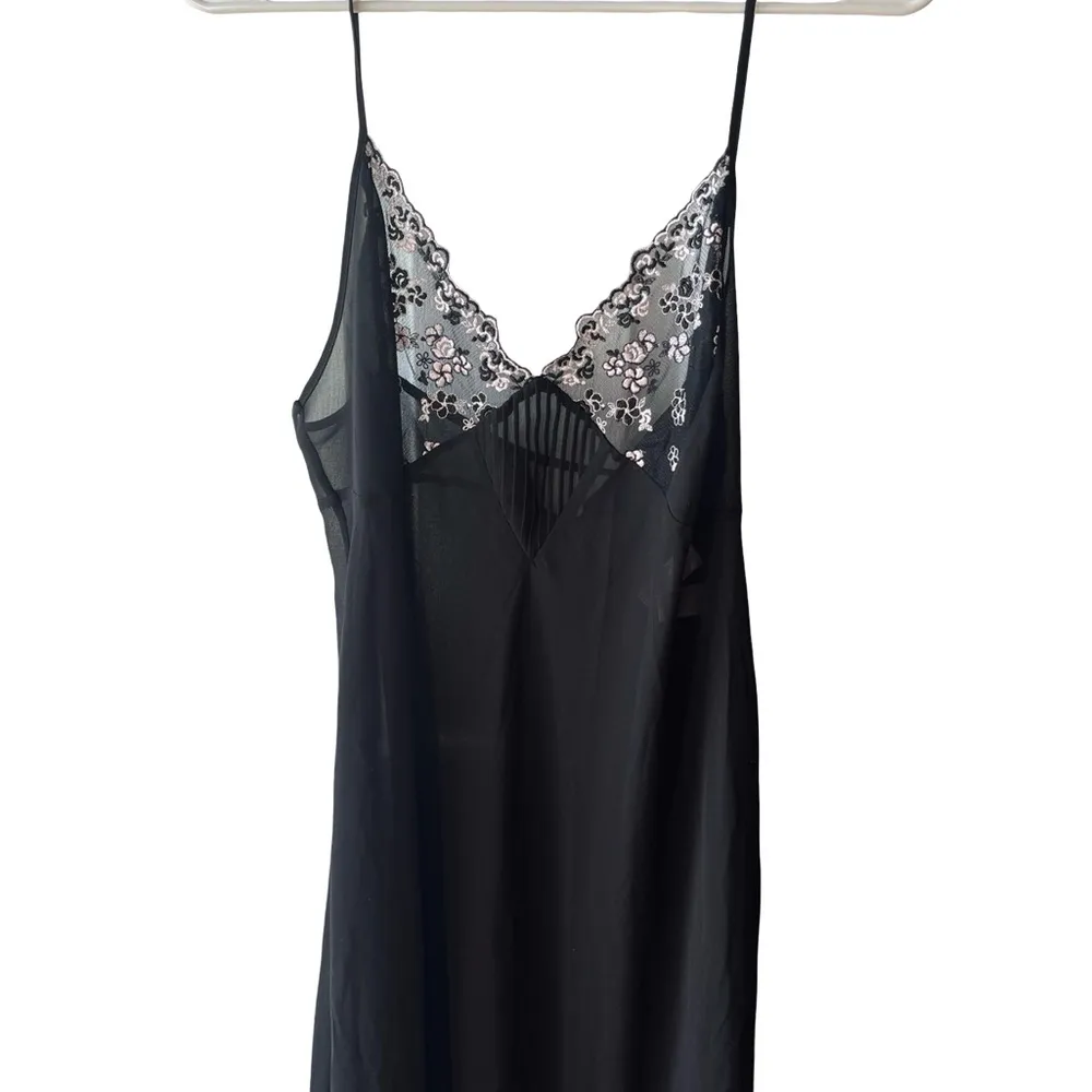 Valerie Steven’s Vintagege Floral Embroidered Nightgown/Slipdress - Image 2