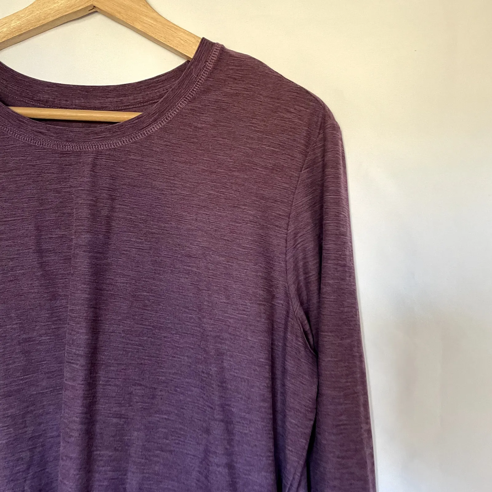 Sketchers purple crewneck sweater women's size large comfortable soft top - Image 2