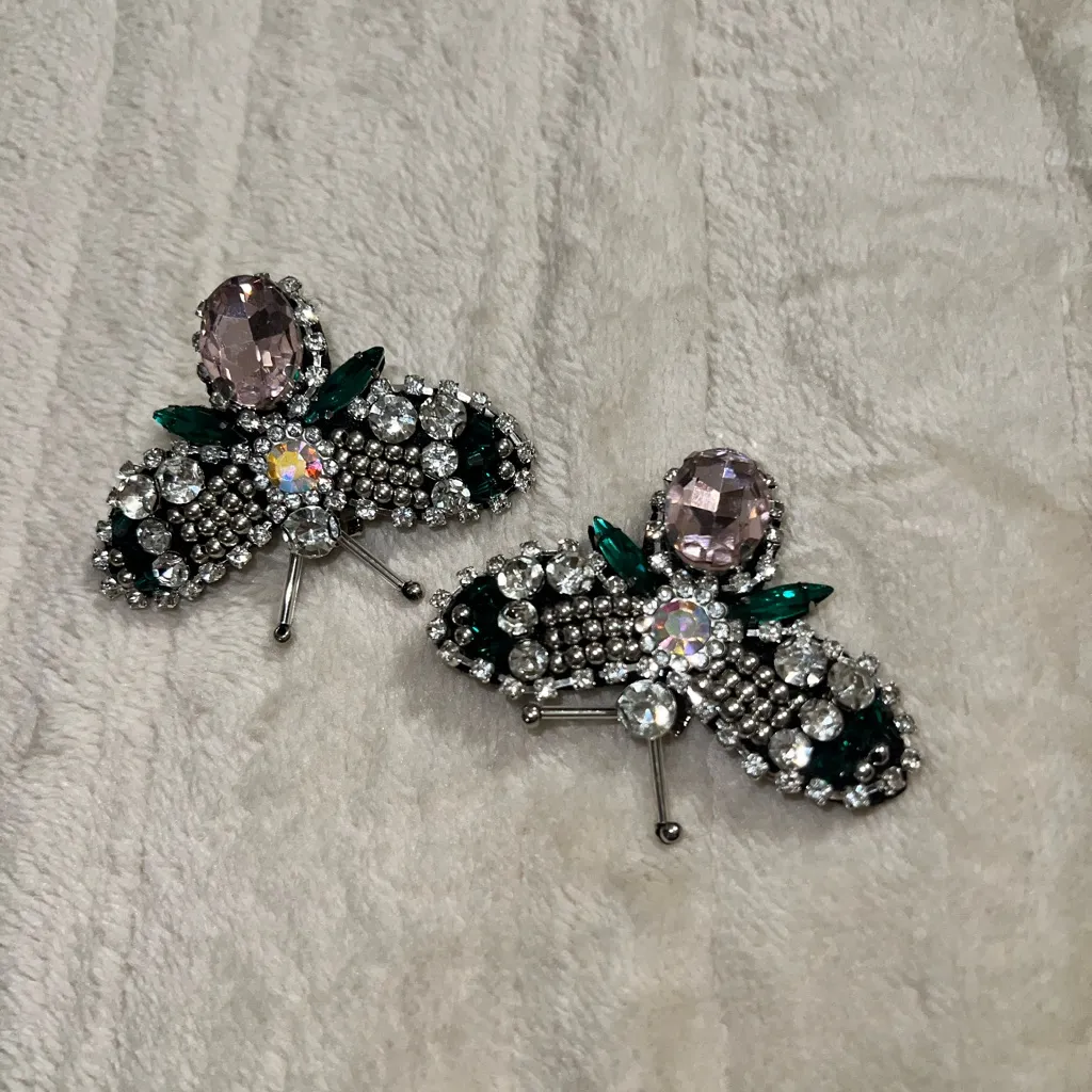 Pretty rhinestone butterfly shoe clips. So versatile. Black Size undefined - Image 6