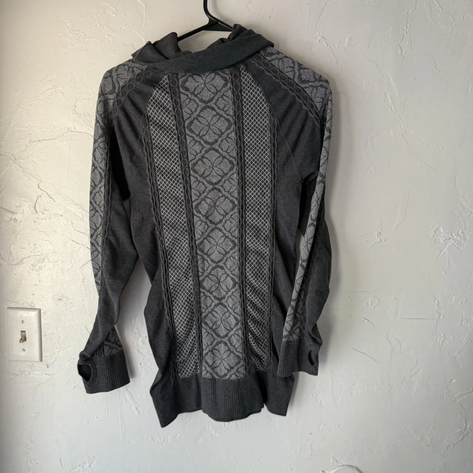 Athletic Essentials Sweater Womens Medium Gray Patterned Knit Cowl Neck Pullover - Image 7