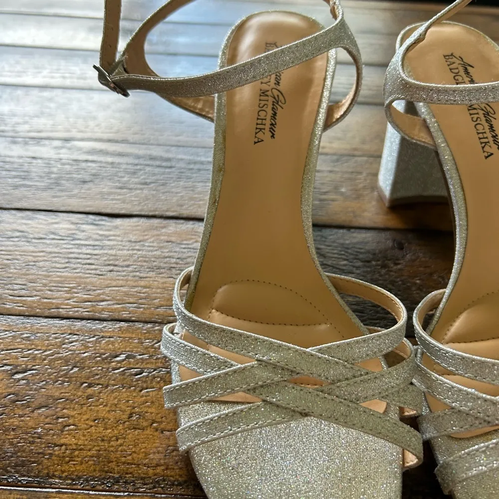Women’s Badgley Mischka Sparkly Wedge Heel Shoes Size 8.5 - Image 5