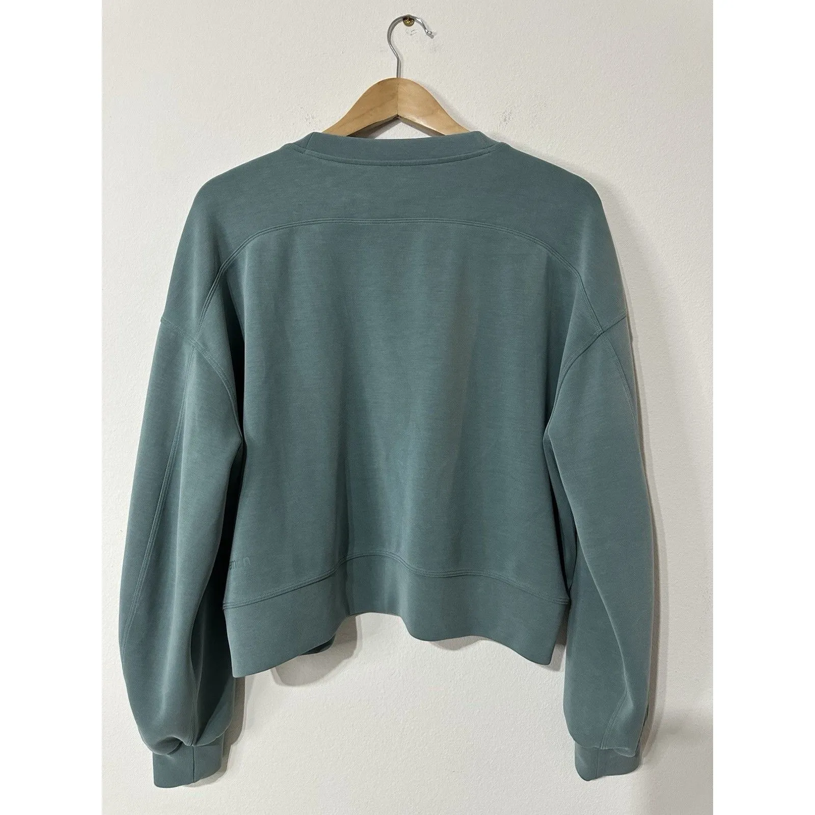 Lululemon Softstreme Perfectly Oversized Cropped Crew Neck Sweater Sz 10 /12 - Image 4