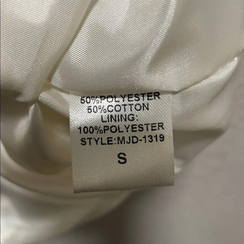 Elegant White Lace Off-Shoulder Dress - Image 7