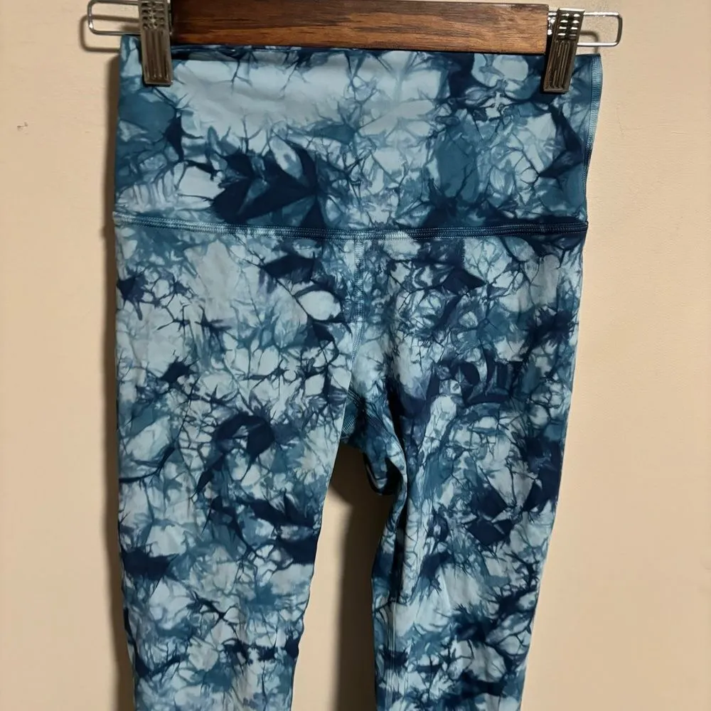 Lululemon Wunder Under Hi-Rise 7/8 Tight Dual Shibori Luxtreme 25" Blue- Size 4 - Image 5