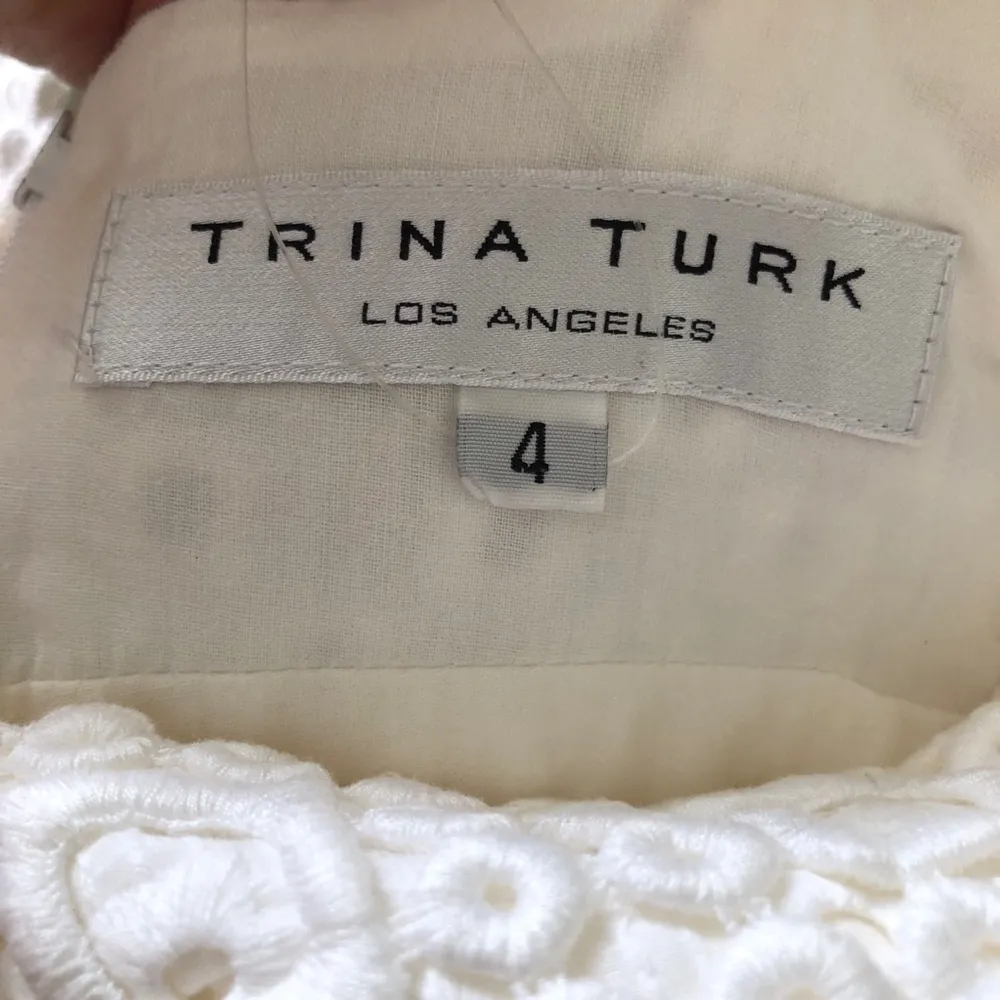 Trina Turk White Eyelet Lace Sleeveless Dress Size 4 - Image 9