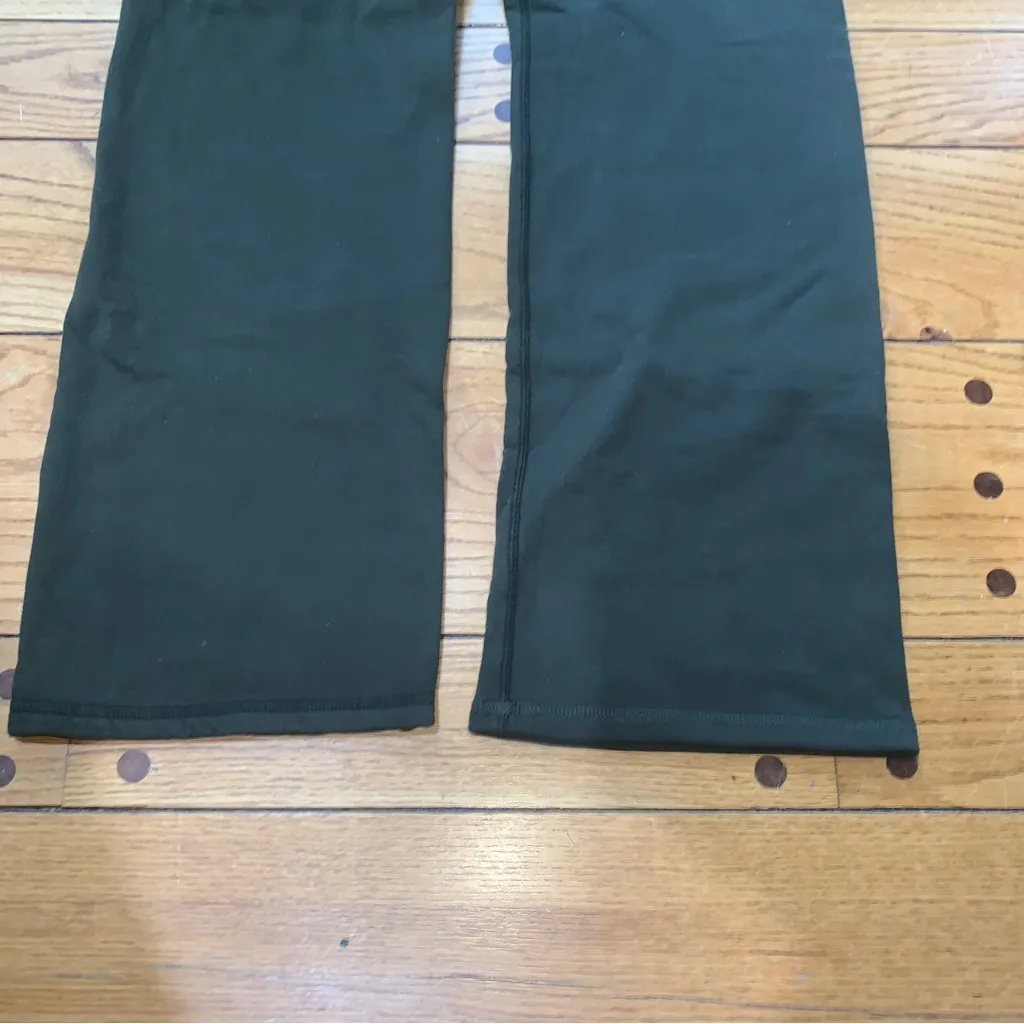 Juicy Couture Pam Gela Straight Leg Pink Scottie Sweatpants Green Women's Large - Image 3