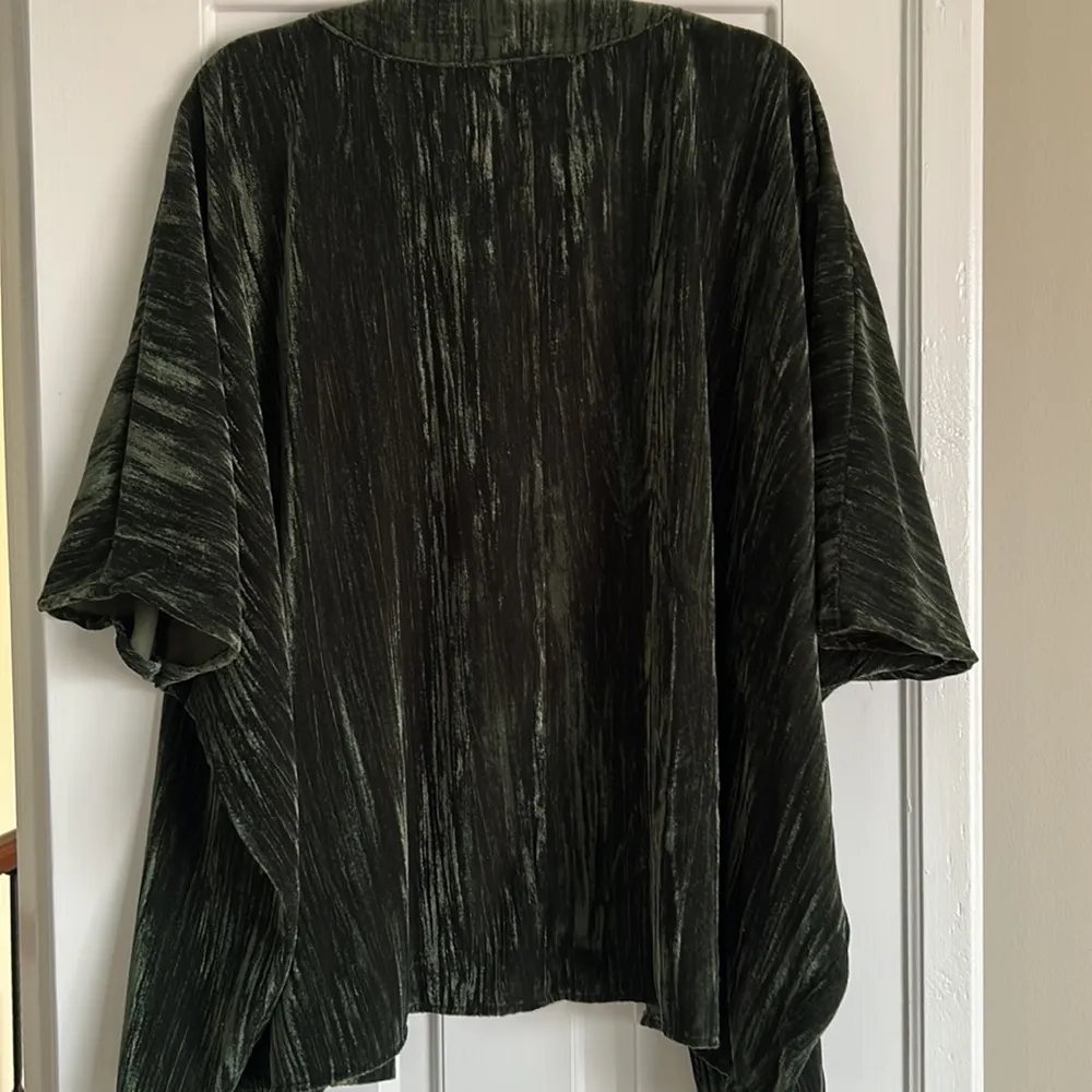 Forest Green Textured Short Sleeve Shrug - Image 3