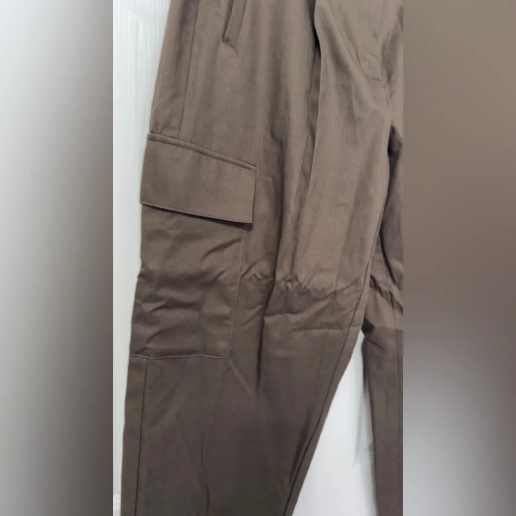 Old Navy  women’s Dark Brown Cargo Pants - Image 4