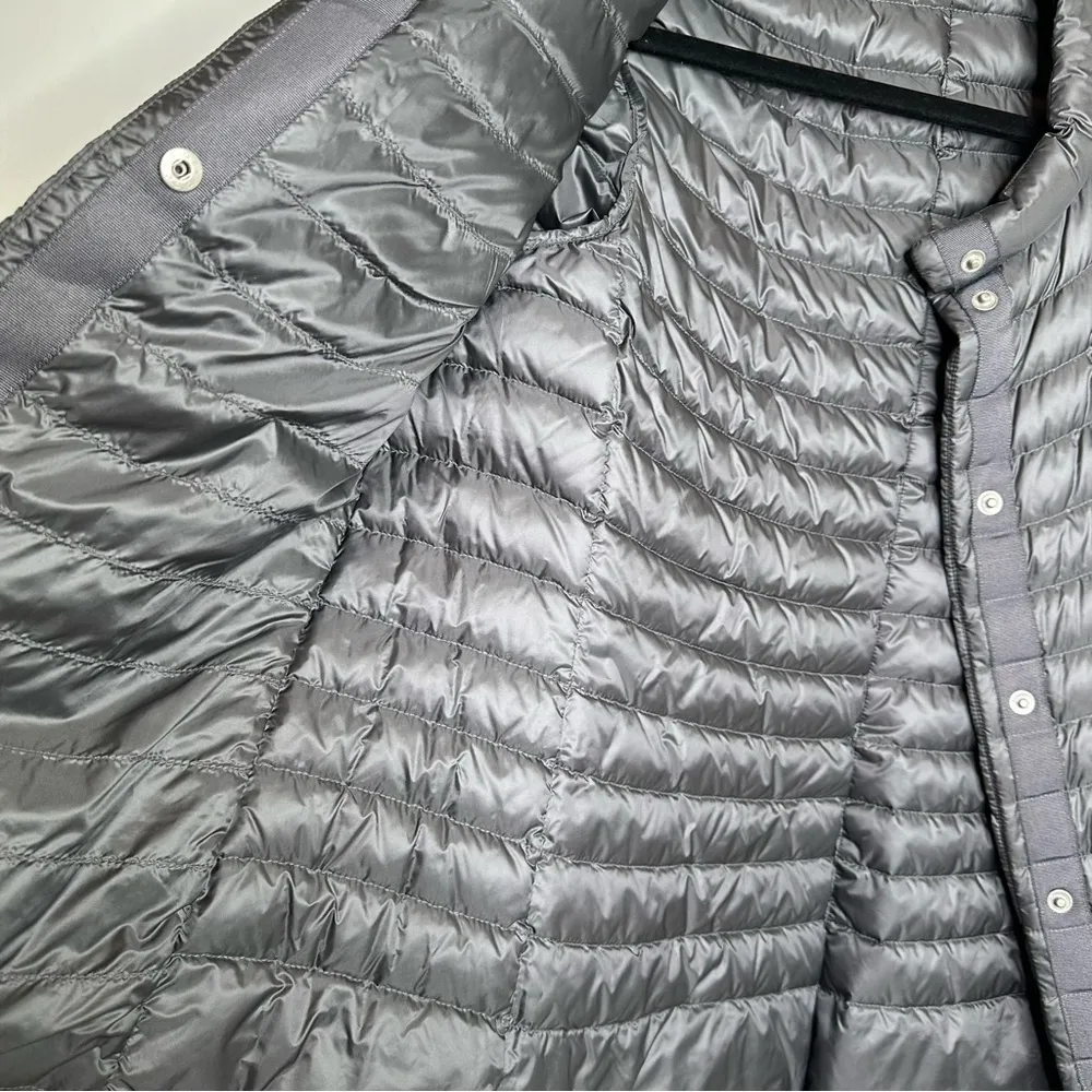 Athleta  Downkind Down Puffer Jacket in Silver Bells Gray - Image 7