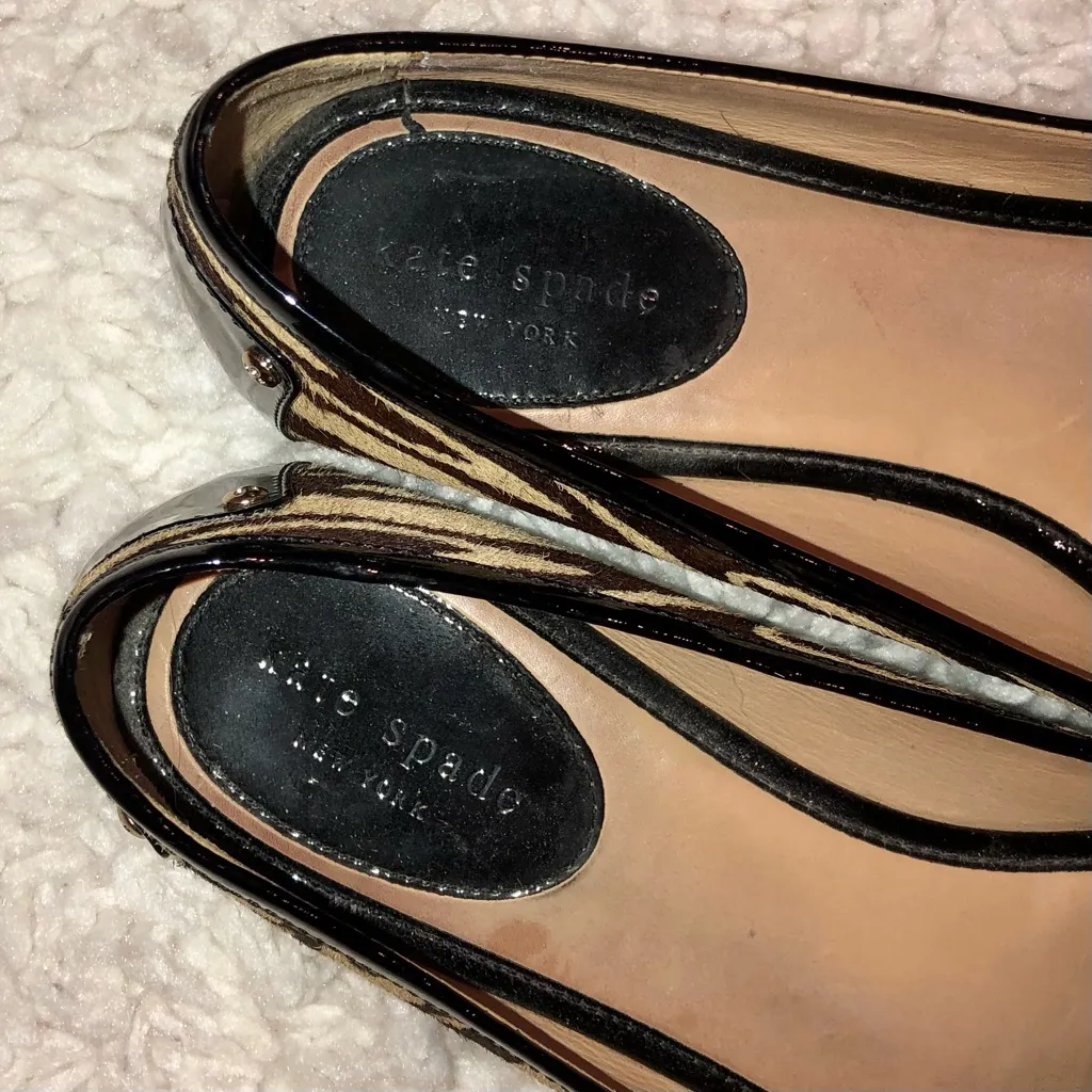 Kate Spade Zebra Tiger Print Tassel Loafers‎ Beige 8.5 - Image 3