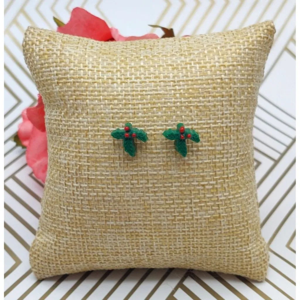 Cute Lot of 3 CHRISTMAS Earrings Dangle Ornament Holly Studs and Wreaths & Bows - Image 6