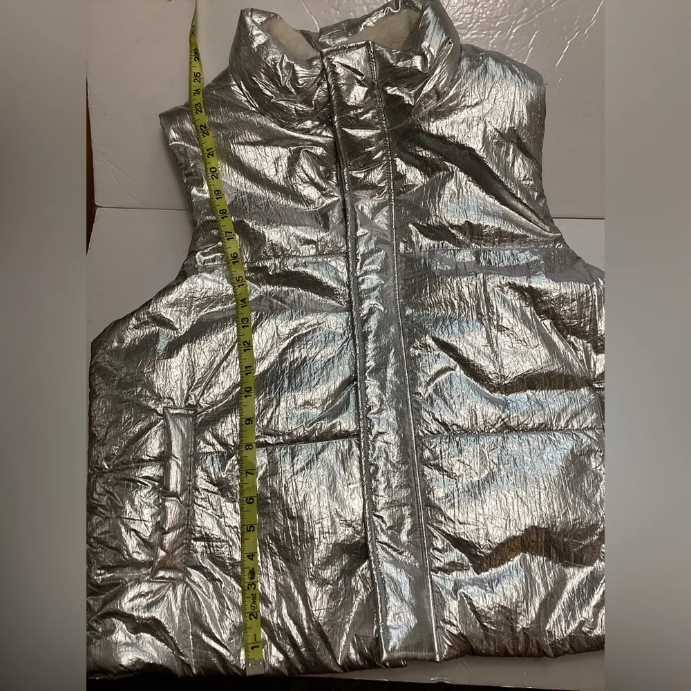 A new day women’s puffer vest NWT - Image 13