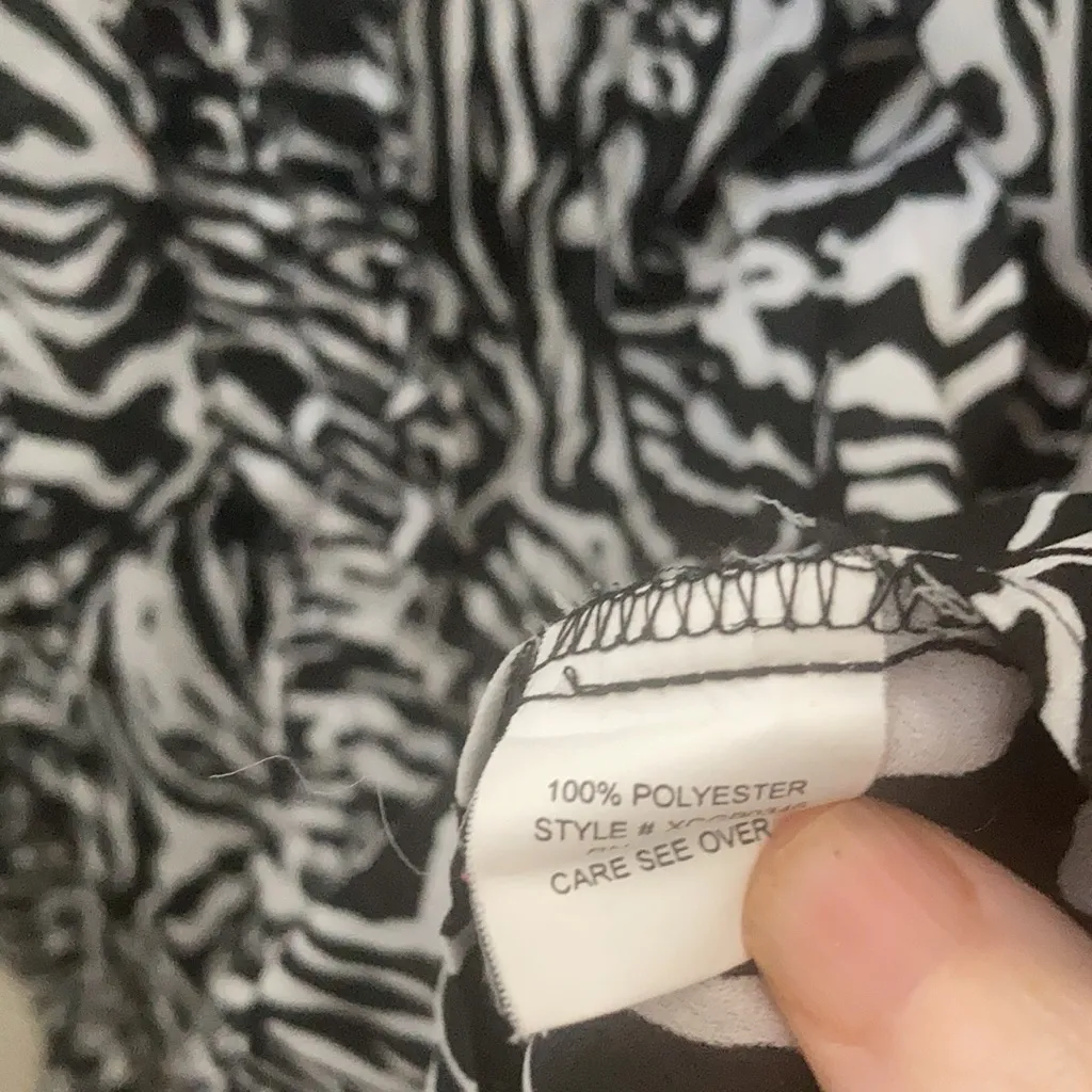 FINAL MARKDOWN Ny collection blouse large - Image 5