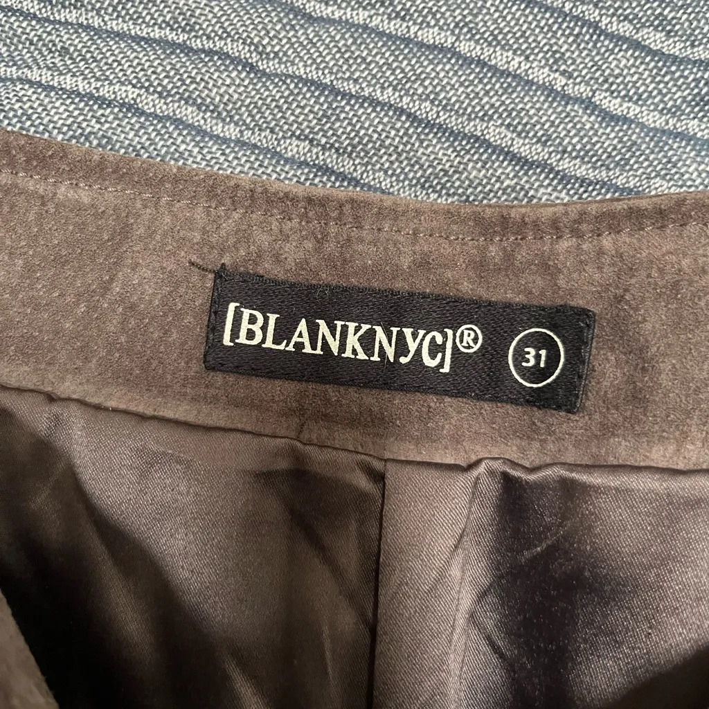 BLANKNYC sexy Suede Miniskirt in Soft Fog  grey Size 31= US Size 12 - Image 4