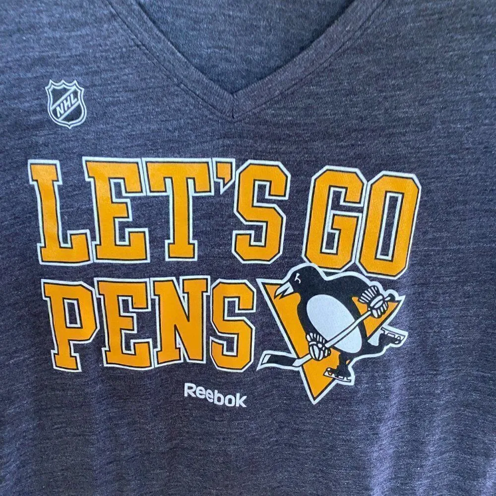 Reebok Women's Graphic T-Shirt Short Sleeves V-Neck  X-Large Hockey Penn - Image 3