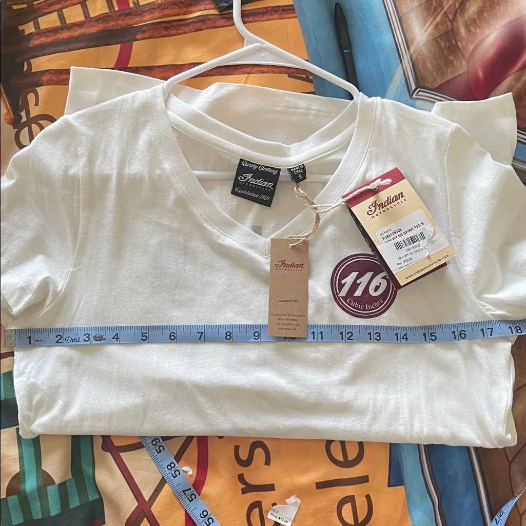 Indian Motorcycle White V - Image 4