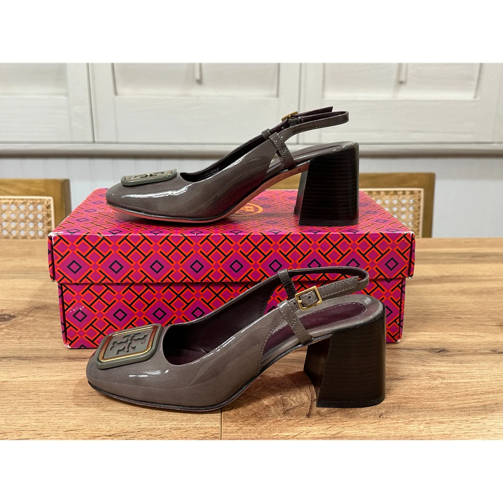 Tory Burch Georgia Slingback 70 mm Pump Smoke Gray Leather Size 5 NIB Sleek Work - Image 4