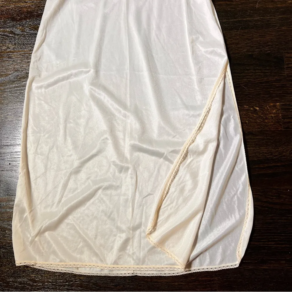 Vintage Movie Star Cream Nylon Nightgown White - Image 5