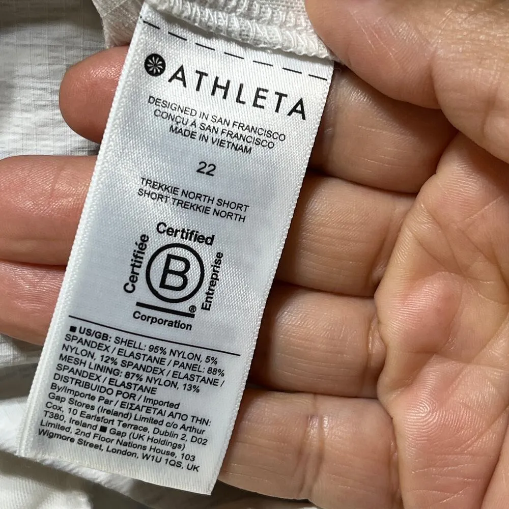 Athleta Women's Trekkie North Short with Pockets Ikat Grey White Size 22 - Image 5