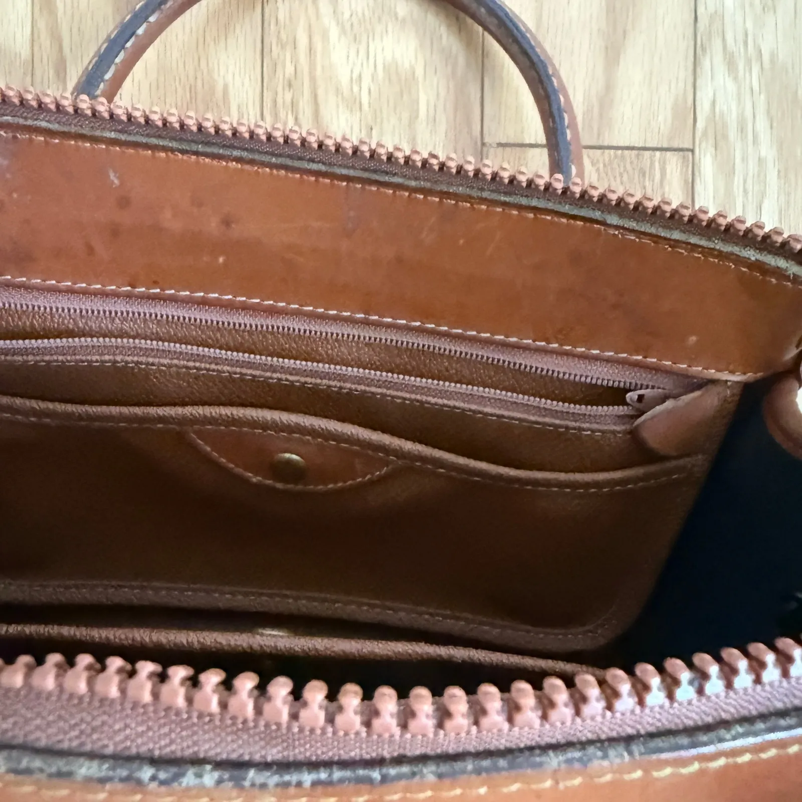 Dooney &‎ Bourke All Weather Leather Satchel Black Brown Vintage Handbag - Image 9