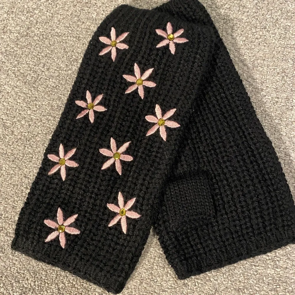 Carolyn Rowan Floral Embroidered Fingerless Gloves #35 - Image 2