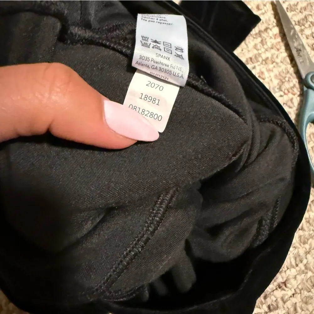 Spanx Black Velvet High Rise Skinny Legging- Size Small - Image 8