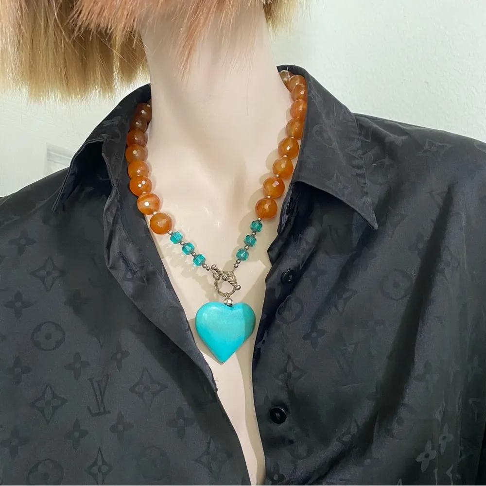 Handmade Agate Stone Crystal Faux Turquoise Heart Pendant Toggle Chunky Necklace - Image 2