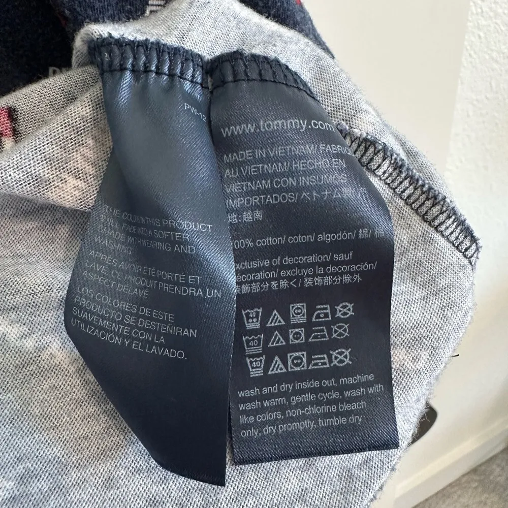 Tommy Hilfiger short sleeve crewneck blue T-shirt with white monogram medium - Image 5