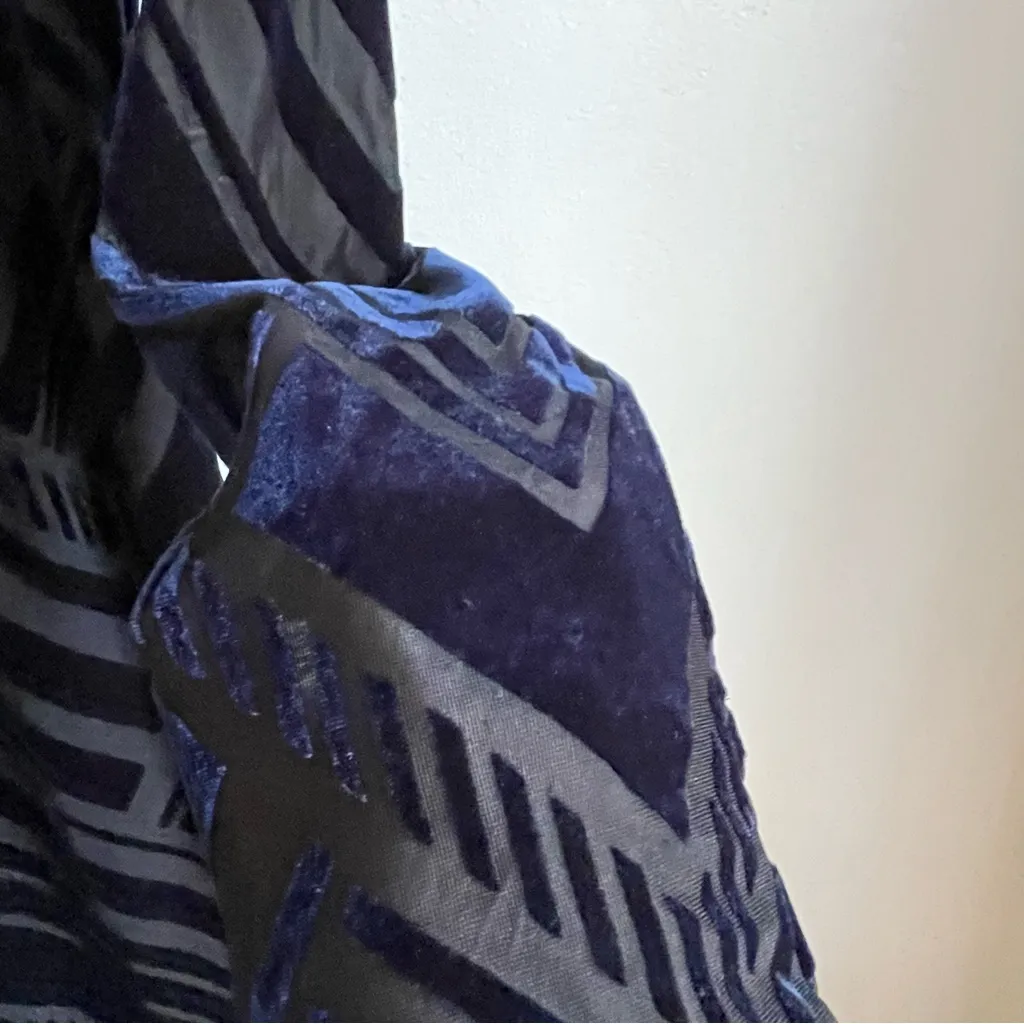 Vince Camuto Women’s Velvet Burnout Long Sleeve Dress size 2‎ Dark Blue Party - Image 4