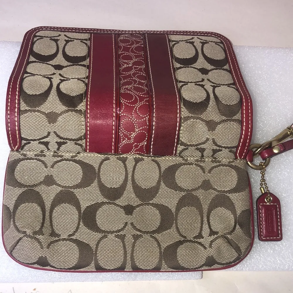 Vintage COACH Hampton Red Leather & Canvas Signature C Wristlet Clutch w Hangtag - Image 10