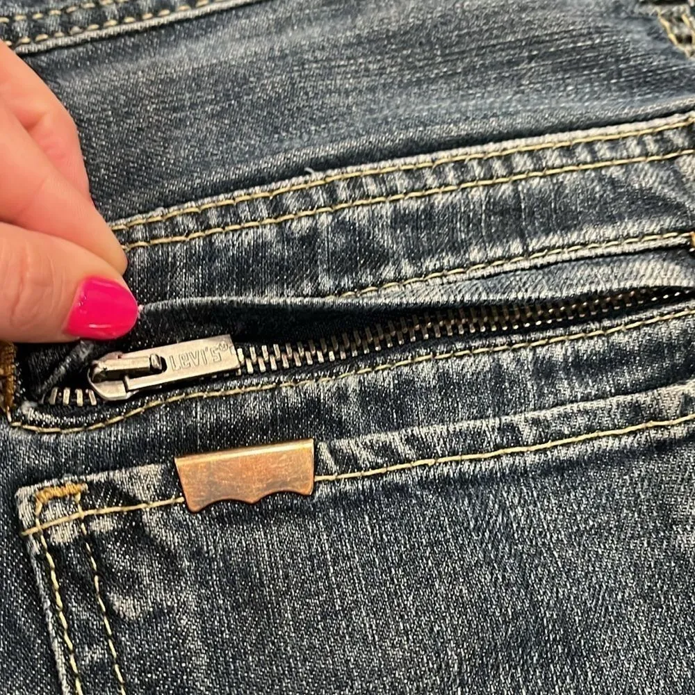 Levi’s NWT vintage Jean shorts with back zippers - XS/S - Image 4